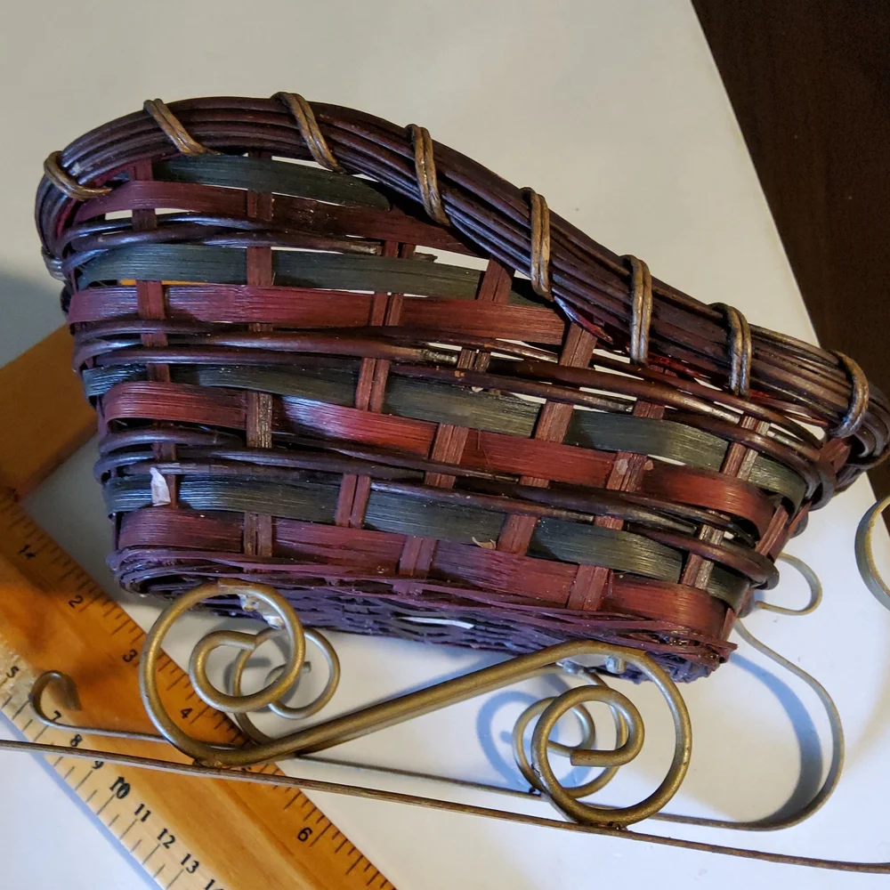 FTD Basket Weave Sleigh